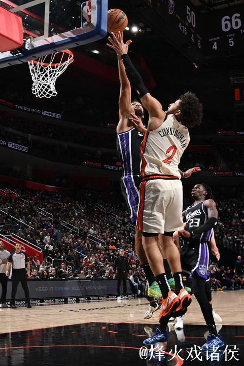 坎宁安跑位到底角三分出手投进,活塞领先21分打停老鹰 坎宁安跑位到底角三分出手投进,活塞领先21分打停老鹰